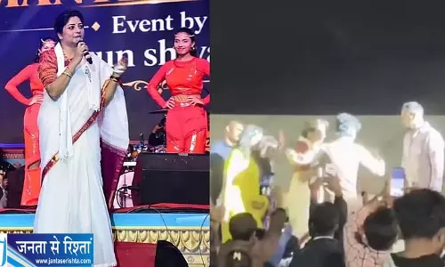 दशहरा कार्यक्रम में अभिनेत्री रचिता राम के साथ बदसलूकी, सेल्फी लेने के बहाने कंधे पर रखा हाथ