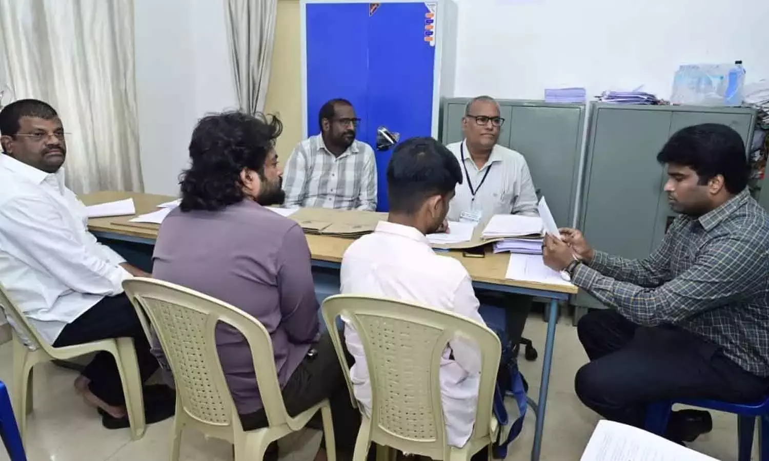 Andhra: विजाग मेयर पद के लिए 29 नामांकन दाखिल Andhra: विजाग मेयर पद के लिए 29 नामांकन दाखिल
