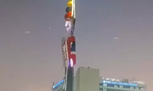 दशहरे पर 221 फीट का विशाल रावण बना आकर्षण का केंद्र, देखें VIDEO....