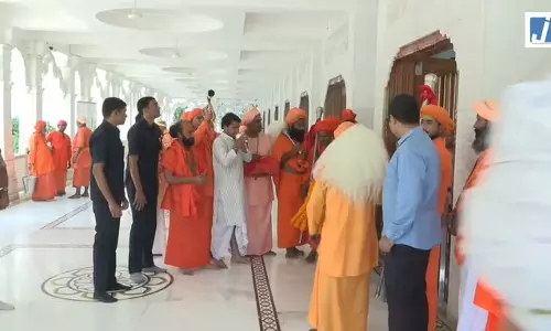 गोरखपुर में CM योगी ने निकाली भव्य विजय शोभायात्रा