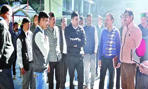 सीएम के स्वागत के लिए होली में तैयारियां तेज सीएम के स्वागत के लिए होली में तैयारियां तेज
