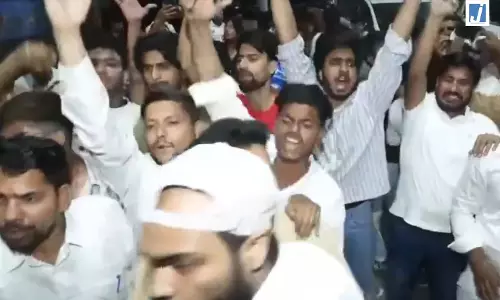 यूथ कांग्रेस का जोरदार प्रदर्शन, NSUI पदाधिकारी से कथित मारपीट पर बवाल