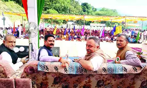 धर्मपुर कालेज में सभागार के लिए दो करोड़
