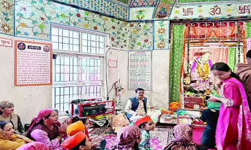 महानवमी पर रामपुर के बाजारों में उमड़ी भीड़