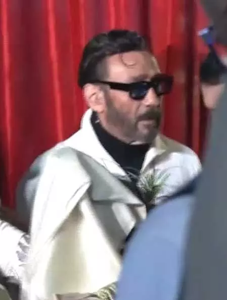 टाइगर श्रॉफ पर हमले के बाद पहली बार सामने आए जैकी श्रॉफ, बप्पी लहरी मार्ग के कार्यक्रम में दिखे टाइगर श्रॉफ पर हमले के बाद पहली बार सामने आए जैकी श्रॉफ, बप्पी लहरी मार्ग के कार्यक्रम में दिखे
