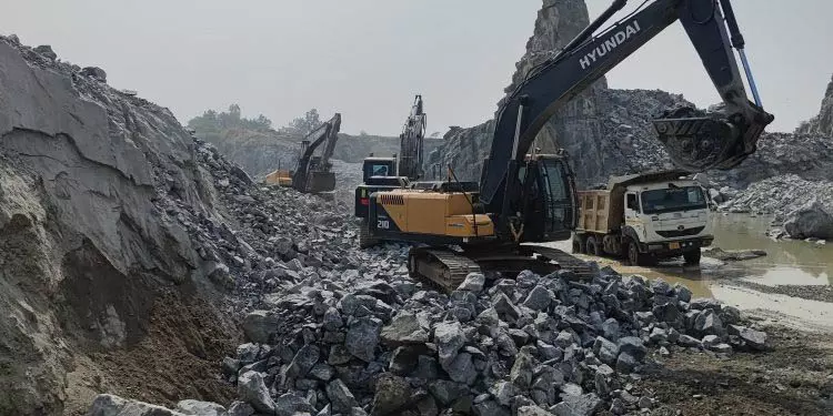 ओडिशा में आदिवासी कार्यकर्ताओं पर कार्रवाई से हलचल ओडिशा में आदिवासी कार्यकर्ताओं पर कार्रवाई से हलचल