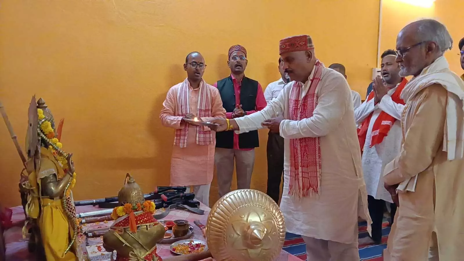 शस्त्र पूजन का अनादि काल से है नाता, शस्त्र पूजन मूल्यों की रक्षा का प्रतीक पर्व शस्त्र पूजन का अनादि काल से है नाता, शस्त्र पूजन मूल्यों की रक्षा का प्रतीक पर्व