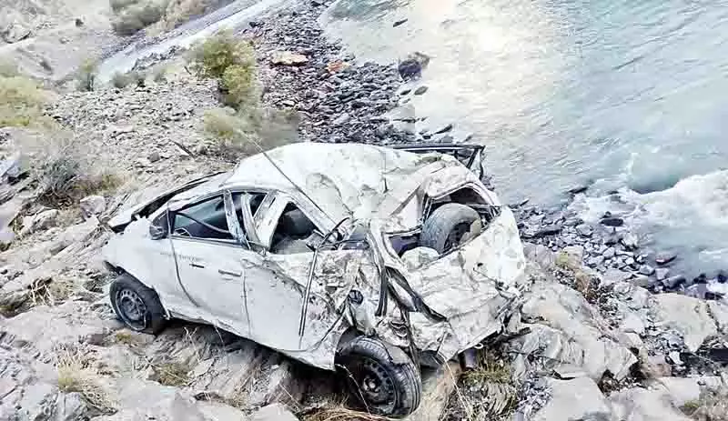 लाहुल के तांदी में हादसा, चंद्रभागा नदी में गिरी कार, तीन की मौत लाहुल के तांदी में हादसा, चंद्रभागा नदी में गिरी कार, तीन की मौत