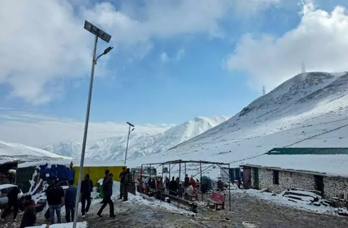 जम्मू-कश्मीर में 24 अक्टूबर को बदलेगा मौसम, हिमपात की संभावना जम्मू-कश्मीर में 24 अक्टूबर को बदलेगा मौसम, हिमपात की संभावना