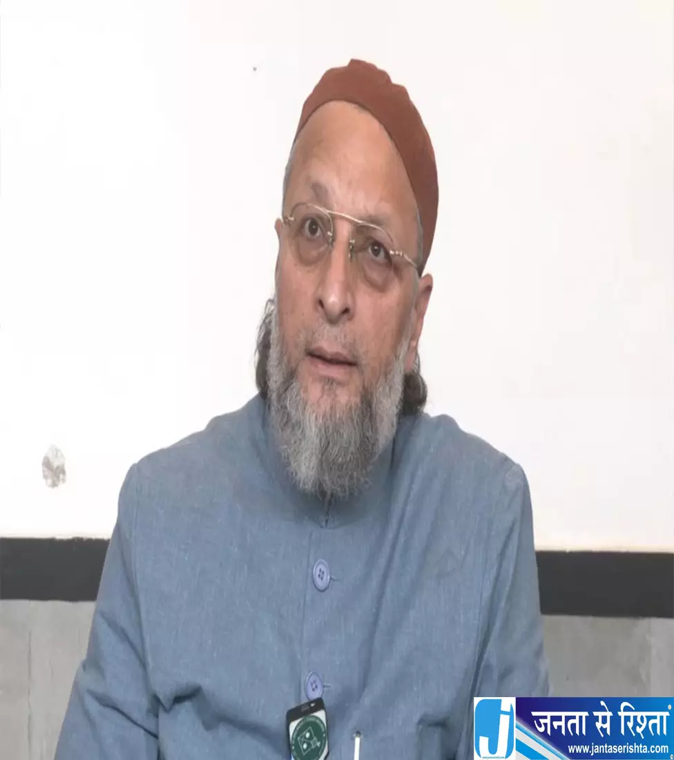 दिल्ली की रेस कोर्स मस्जिद पर संकट, ओवैसी ने उठाई आवाज दिल्ली की रेस कोर्स मस्जिद पर संकट, ओवैसी ने उठाई आवाज