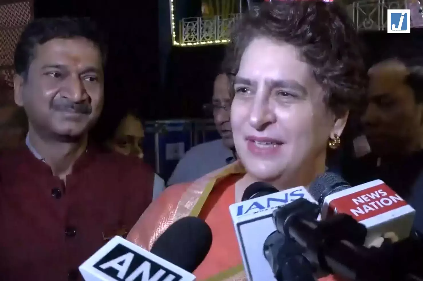 दशहरे पर प्रियंका गांधी का बड़ा बयान, आज भी जिंदा है रावण, जनता झेल रही महंगाई की मार दशहरे पर प्रियंका गांधी का बड़ा बयान, आज भी जिंदा है रावण, जनता झेल रही महंगाई की मार