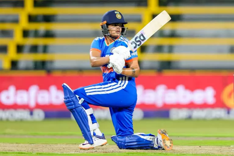 IND-W vs ZIM-W: शेफाली का तूफान, भारत को दो झटके IND-W vs ZIM-W: शेफाली का तूफान, भारत को दो झटके