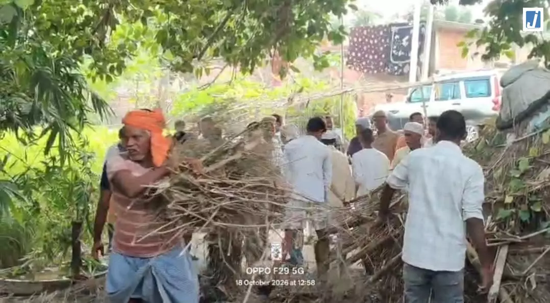 बलिया में तहसीदार की दबंगई, मुन्ना राजभर बनकर लिखवा रहा पत्र बलिया में तहसीदार की दबंगई, मुन्ना राजभर बनकर लिखवा रहा पत्र