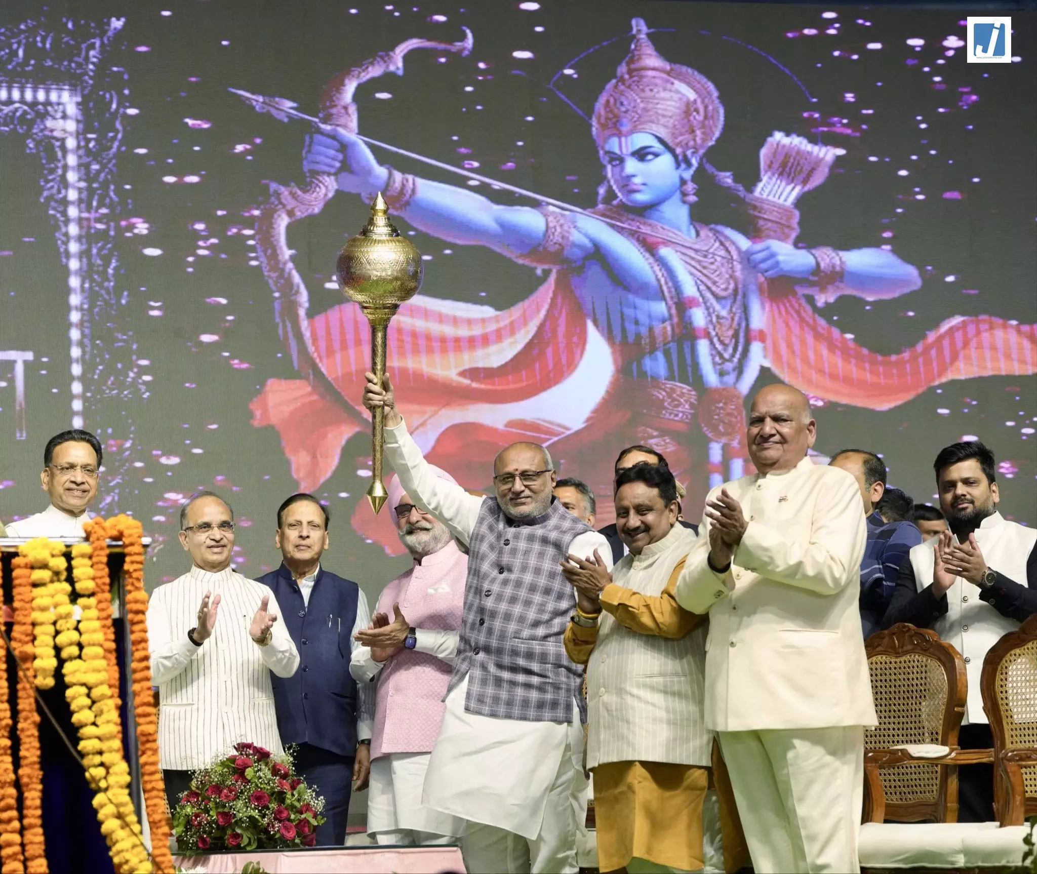 दशहरे पर मंत्री जी का जोशीला डांस, हाथ में गदा लेकर जमकर नाचे, VIDEO वायरल दशहरे पर मंत्री जी का जोशीला डांस, हाथ में गदा लेकर जमकर नाचे, VIDEO वायरल