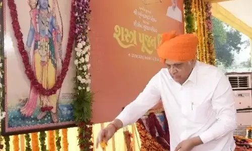 विजयादशमी पर गांधीनगर में मुख्यमंत्री ने निभाई शस्त्र पूजन की परंपरा