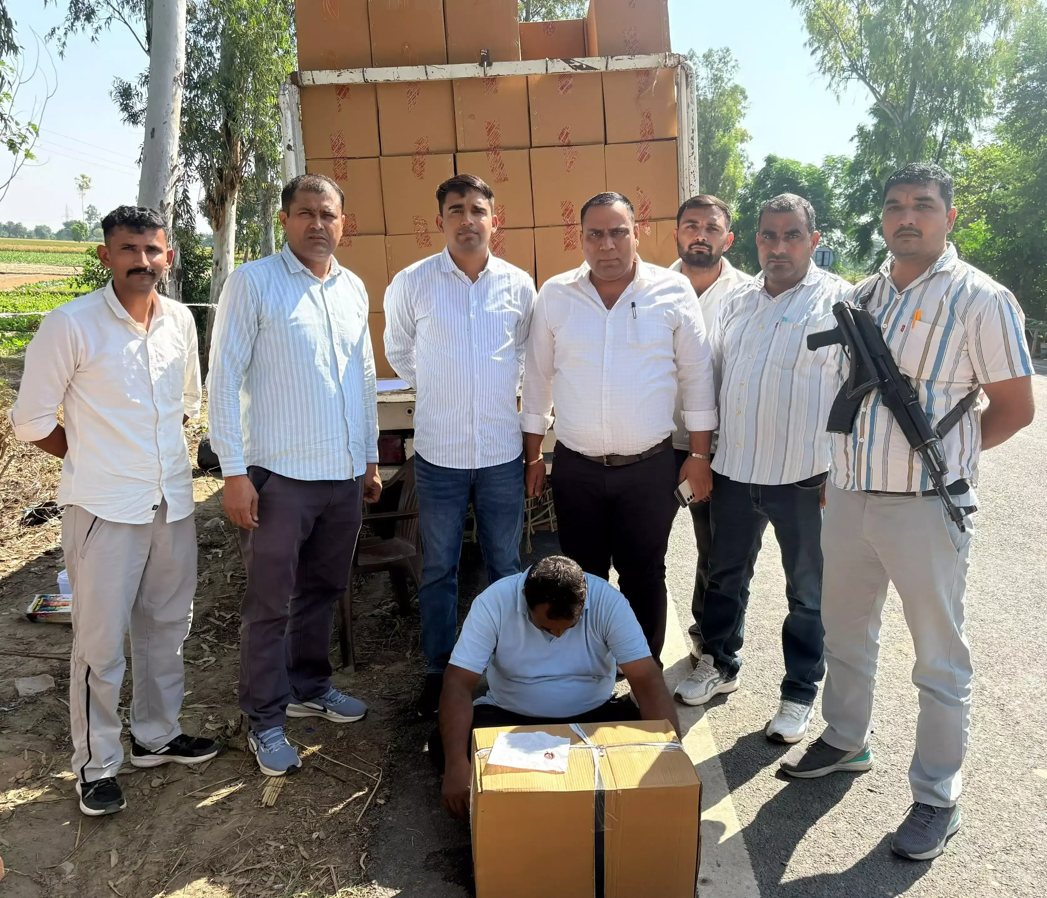 कैथल में पुलिस की कार्रवाई, 125 पेटी अवैध पटाखे बरामद
