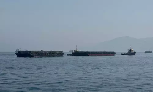 ईरान का बड़ा दावा, समुद्र में बारूदी सुरंगों की चपेट में आए तेल टैंकर ईरान का बड़ा दावा, समुद्र में बारूदी सुरंगों की चपेट में आए तेल टैंकर