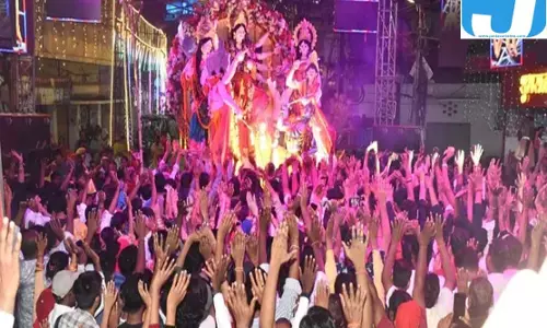 ‘जय मां दुर्गे’ के जयकारों के बीच विदाई, शिवहर में तीन दिन चलेगा विसर्जन ‘जय मां दुर्गे’ के जयकारों के बीच विदाई, शिवहर में तीन दिन चलेगा विसर्जन