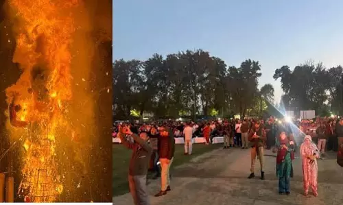 कश्मीर घाटी में दशहरे की धूम, कश्मीरी पंडितों और पर्यटकों ने मनाया उत्सव कश्मीर घाटी में दशहरे की धूम, कश्मीरी पंडितों और पर्यटकों ने मनाया उत्सव