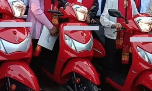 राजा महेंद्र प्रताप विश्वविद्यालय में नकल माफिया सक्रिय होने का आरोप