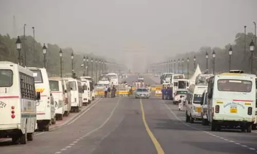 दिन में तेज धूप तो रात में ठंड, दिल्ली-एनसीआर के कई इलाकों में एक्यूआई 300 के पार दिन में तेज धूप तो रात में ठंड, दिल्ली-एनसीआर के कई इलाकों में एक्यूआई 300 के पार