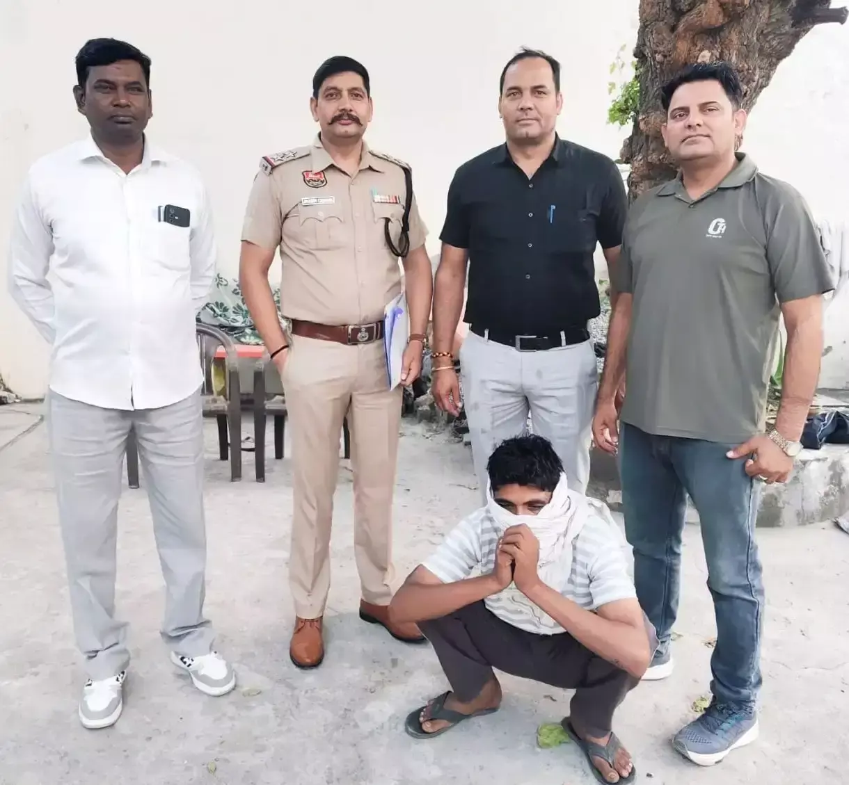 इलेक्ट्रिक स्कूटी सवार युवक पर पुलिस की कार्रवाई, हेरोइन बरामद