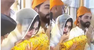 स्वर्ण मंदिर में प्रार्थना करते हुए भावुक हुईं सारा अली खान, वीडियो वायरल स्वर्ण मंदिर में प्रार्थना करते हुए भावुक हुईं सारा अली खान, वीडियो वायरल