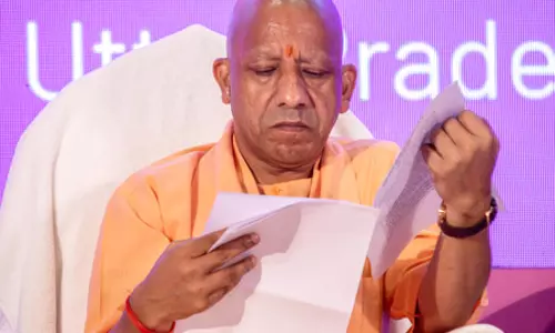 संवेदनशील व्यवहार के साथ करें हर पीड़ित की सहायता, जनता दर्शन में मुख्यमंत्री योगी ने दिए अधिकारियों को निर्देश