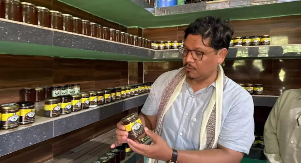 मेघालय में 1.52 करोड़ के शहद प्रसंस्करण केंद्र का उद्घाटन, संग्रहालय की भी तैयारी मेघालय में 1.52 करोड़ के शहद प्रसंस्करण केंद्र का उद्घाटन, संग्रहालय की भी तैयारी