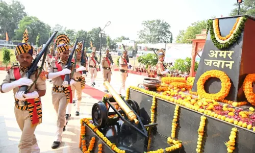 प्रधानमंत्री और उपराष्ट्रपति ने पुलिस स्मृति दिवस पर शहीदों को किया याद प्रधानमंत्री और उपराष्ट्रपति ने पुलिस स्मृति दिवस पर शहीदों को किया याद