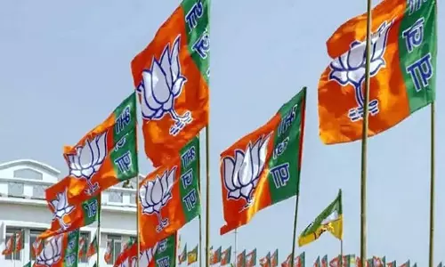 कुर्मी वोटों के लिए BJP-सपा में सियासी मुकाबला