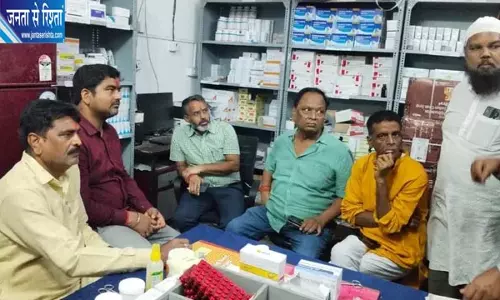 भीषण सड़क हादसे में अधिवक्ता दंपती समेत तीन की मौत