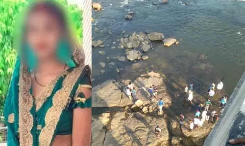 मायके आई विवाहिता का नदी में मिला शव, पुल पर दुपट्ट-चप्पल बरामद मायके आई विवाहिता का नदी में मिला शव, पुल पर दुपट्ट-चप्पल बरामद