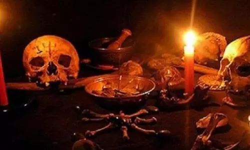 बीमारी का जिम्मेदार पड़ोसी को ठहराया, तंत्र-मंत्र के संदेह में बुजुर्ग की हत्या बीमारी का जिम्मेदार पड़ोसी को ठहराया, तंत्र-मंत्र के संदेह में बुजुर्ग की हत्या