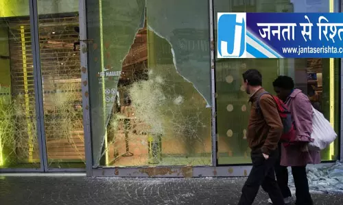पेरिस में कर्फ्यू के बाद लौटी शांति, दंगाइयों पर फ्रांस सरकार की सख्ती