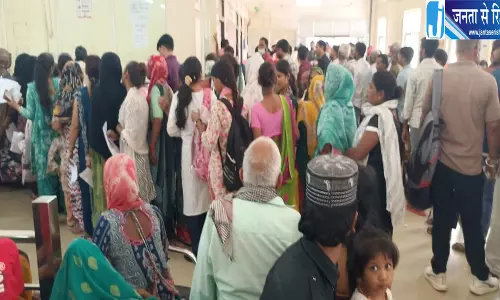 मौसम बदलते ही एसएन मेडिकल कॉलेज में बढ़े स्किन एलर्जी के मरीज