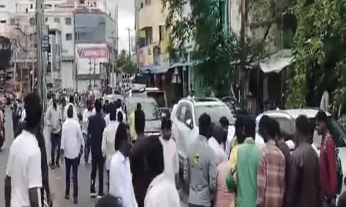 नामांकन के दौरान आंध्र प्रदेश में बवाल उम्मीदवारों से जबरन छीने गए पर्चे