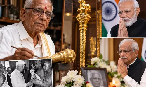 सेंगोल बनाने वाले वुम्मिदी एथिराजुलु का निधन, पीएम मोदी और तमिलनाडु के राज्यपाल ने जताया शोक सेंगोल बनाने वाले वुम्मिदी एथिराजुलु का निधन, पीएम मोदी और तमिलनाडु के राज्यपाल ने जताया शोक