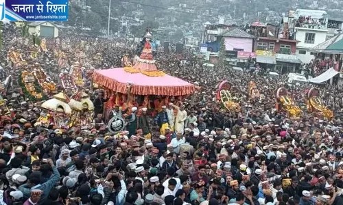 कुल्लू दशहरा का भव्य आगाज, भगवान रघुनाथ की रथयात्रा में उमड़ा आस्था का सैलाब