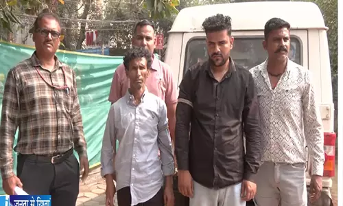 ससुर दामाद की जोड़ी का बड़ा खेल उजागर, लाखों की ड्रग्स जब्त ससुर दामाद की जोड़ी का बड़ा खेल उजागर, लाखों की ड्रग्स जब्त