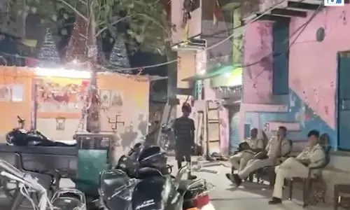 दिल्ली में मामूली विवाद पर चली गोली, 16 वर्षीय किशोर घायल, हालत गंभीर दिल्ली में मामूली विवाद पर चली गोली, 16 वर्षीय किशोर घायल, हालत गंभीर