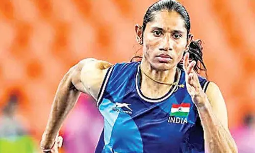 भारतीय एथलीट दीप्ति ने 400 मीटर दौड़ में रिकॉर्ड के साथ जीता सोना भारतीय एथलीट दीप्ति ने 400 मीटर दौड़ में रिकॉर्ड के साथ जीता सोना