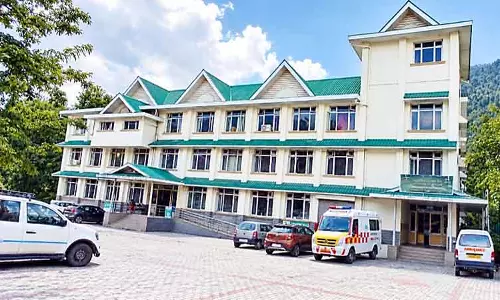 पतलीकूहल अस्पताल परिसर की बदली सूरत पतलीकूहल अस्पताल परिसर की बदली सूरत