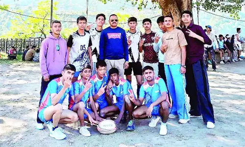 रग्बी में शिमला की टीम सेमीफाइनल में रग्बी में शिमला की टीम सेमीफाइनल में