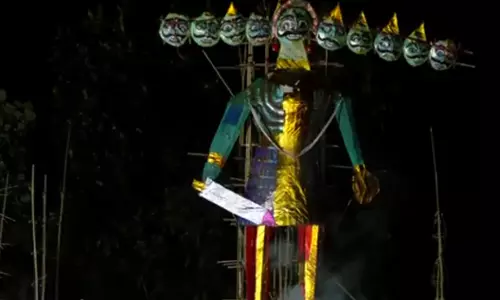 भुवनेश्वर में रावण दहन समारोह में शामिल हुईं भाजपा सांसद अपराजिता सारंगी