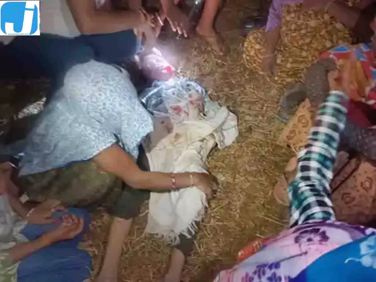 दशहरा की खुशियां मातम में बदली, कुएं में गिरने से 3 मासूम बच्चों की मौत दशहरा की खुशियां मातम में बदली, कुएं में गिरने से 3 मासूम बच्चों की मौत