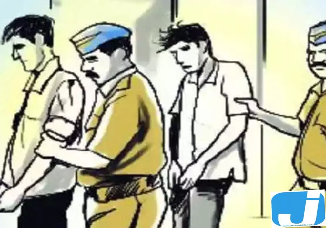 बेटे की नौकरी नहीं लगी तो मांगे रुपये, विवाद में निगम कर्मचारी पर धारदार हथियार से हमला बेटे की नौकरी नहीं लगी तो मांगे रुपये, विवाद में निगम कर्मचारी पर धारदार हथियार से हमला