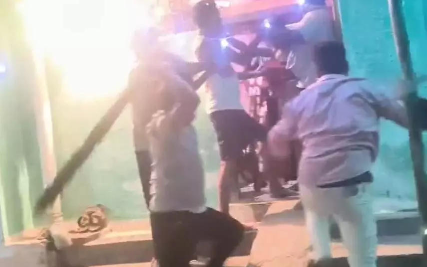 बिलासपुर में दशहरा उत्सव के बाद बवाल, घर में घुसकर महिलाओं को डंडों से पीटा बिलासपुर में दशहरा उत्सव के बाद बवाल, घर में घुसकर महिलाओं को डंडों से पीटा