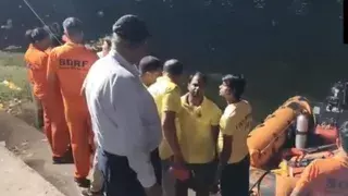 शहीद जवानों को श्रद्धांजलि देकर उनके परिवारों के सम्मान का संदेश शहीद जवानों को श्रद्धांजलि देकर उनके परिवारों के सम्मान का संदेश