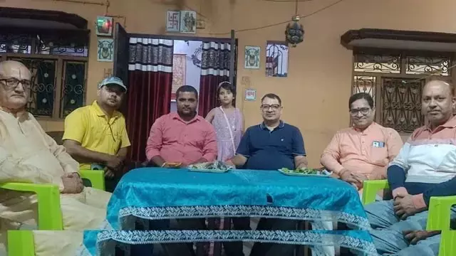 दशहरे पर यहां घर-घर खिलाई जाती है मिठाई, पान का बीड़ा देकर होती है विदाई दशहरे पर यहां घर-घर खिलाई जाती है मिठाई, पान का बीड़ा देकर होती है विदाई